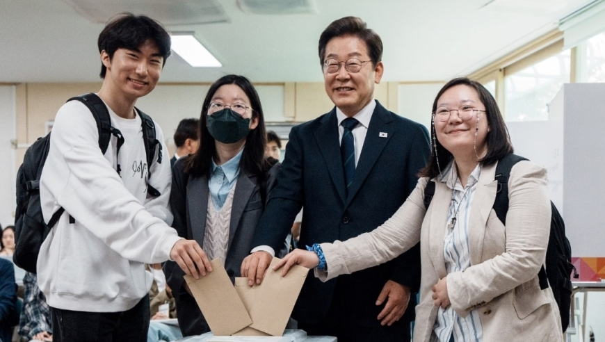 136234藏宝阁特马料二肖中特,雷军展示“6楼扔西瓜毫发无损”,动态词语解释落实_移动版V7.61